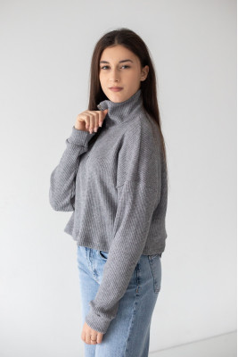 Светр жіночий